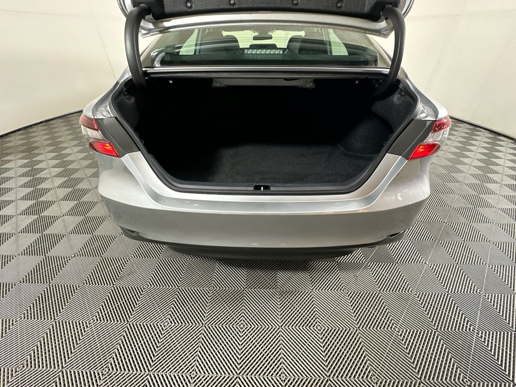 Used 2023 Toyota Camry LE FWD image 30