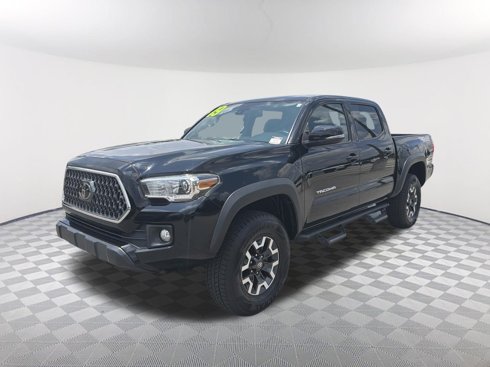 Used 2019 Toyota Tacoma TRD Off-Road AWD/4WD image 3