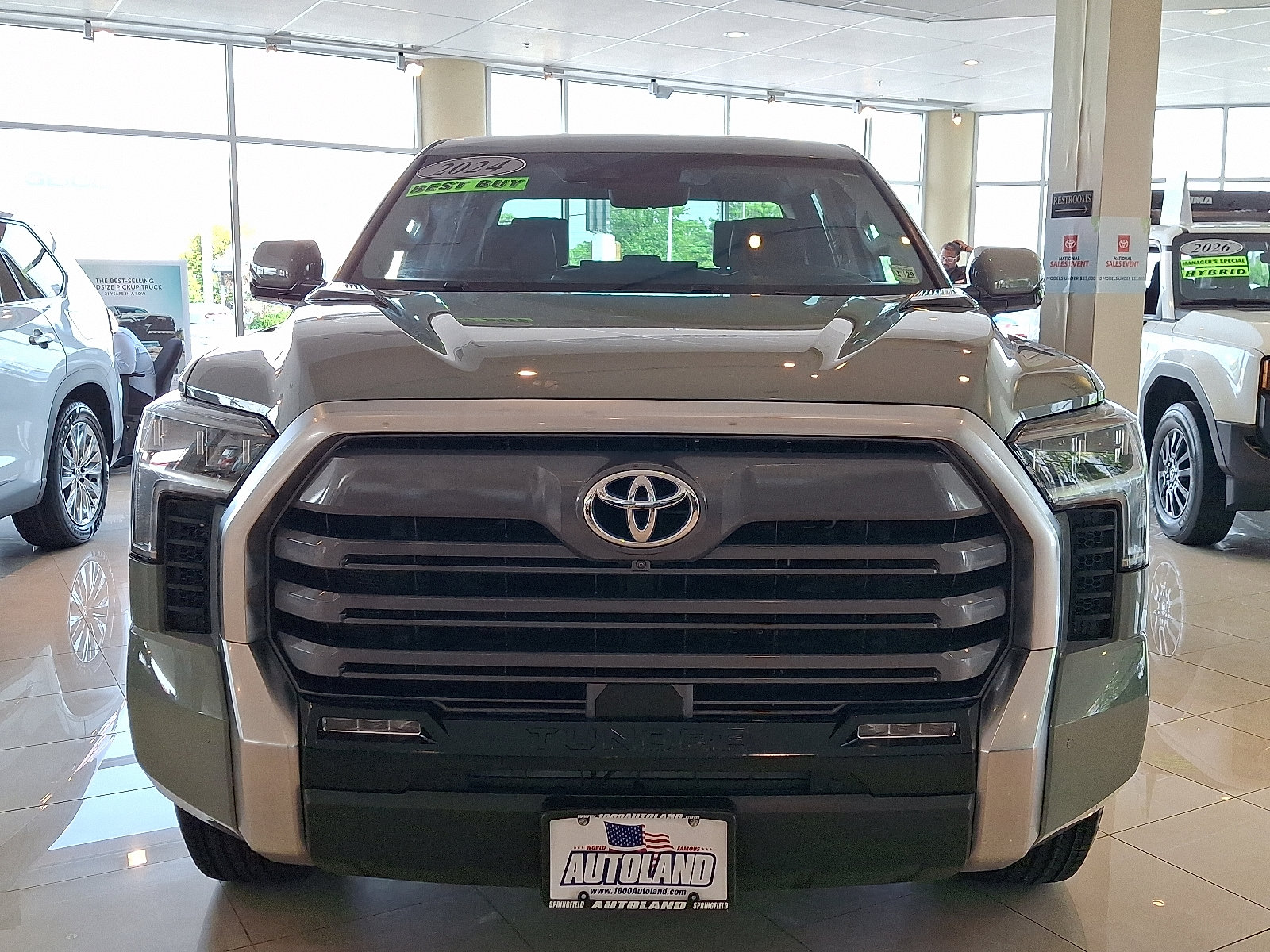 Used 2024 Toyota Tundra Limited AWD/4WD image 2