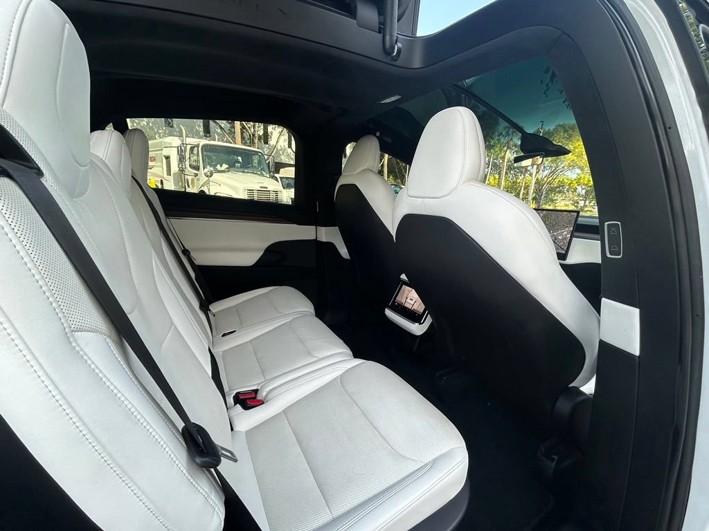Used 2022 Tesla Model X AWD/4WD image 30