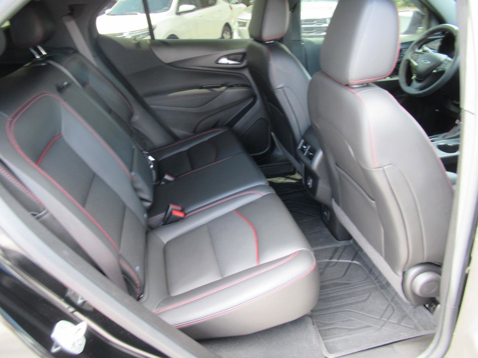 Used 2022 Chevrolet Equinox RS w/ RS Leather Package FWD image 31