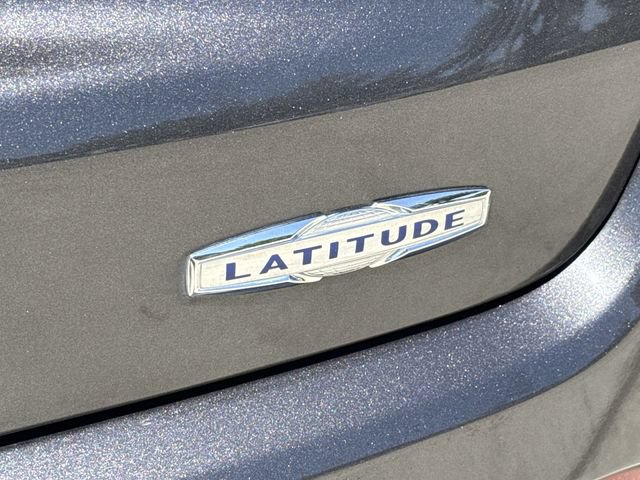 Used 2018 Jeep Compass Latitude w/ Popular Equipment Group FWD image 14