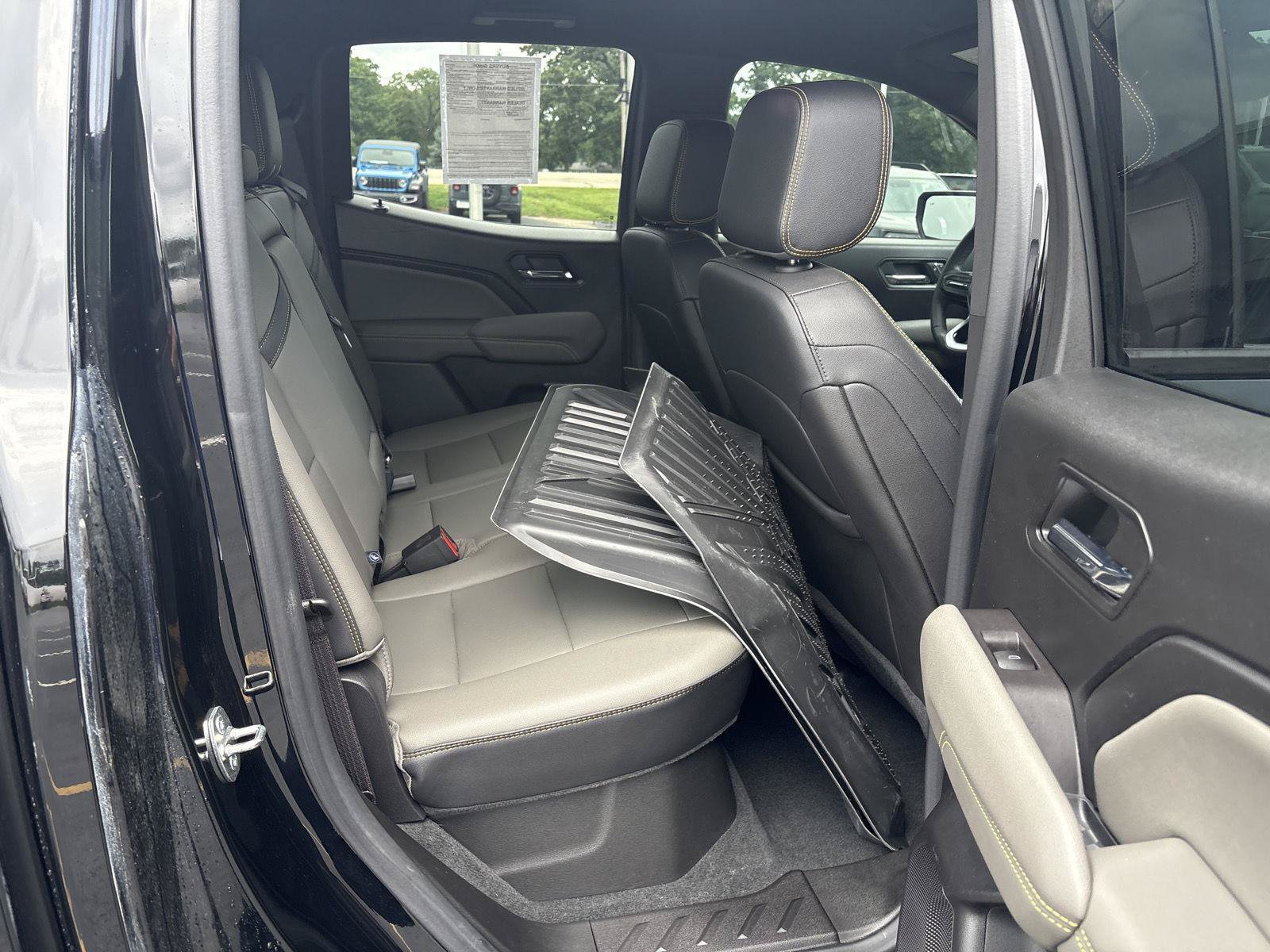 Used 2023 Chevrolet Colorado ZR2 w/ ZR2 Convenience Package III AWD/4WD image 12
