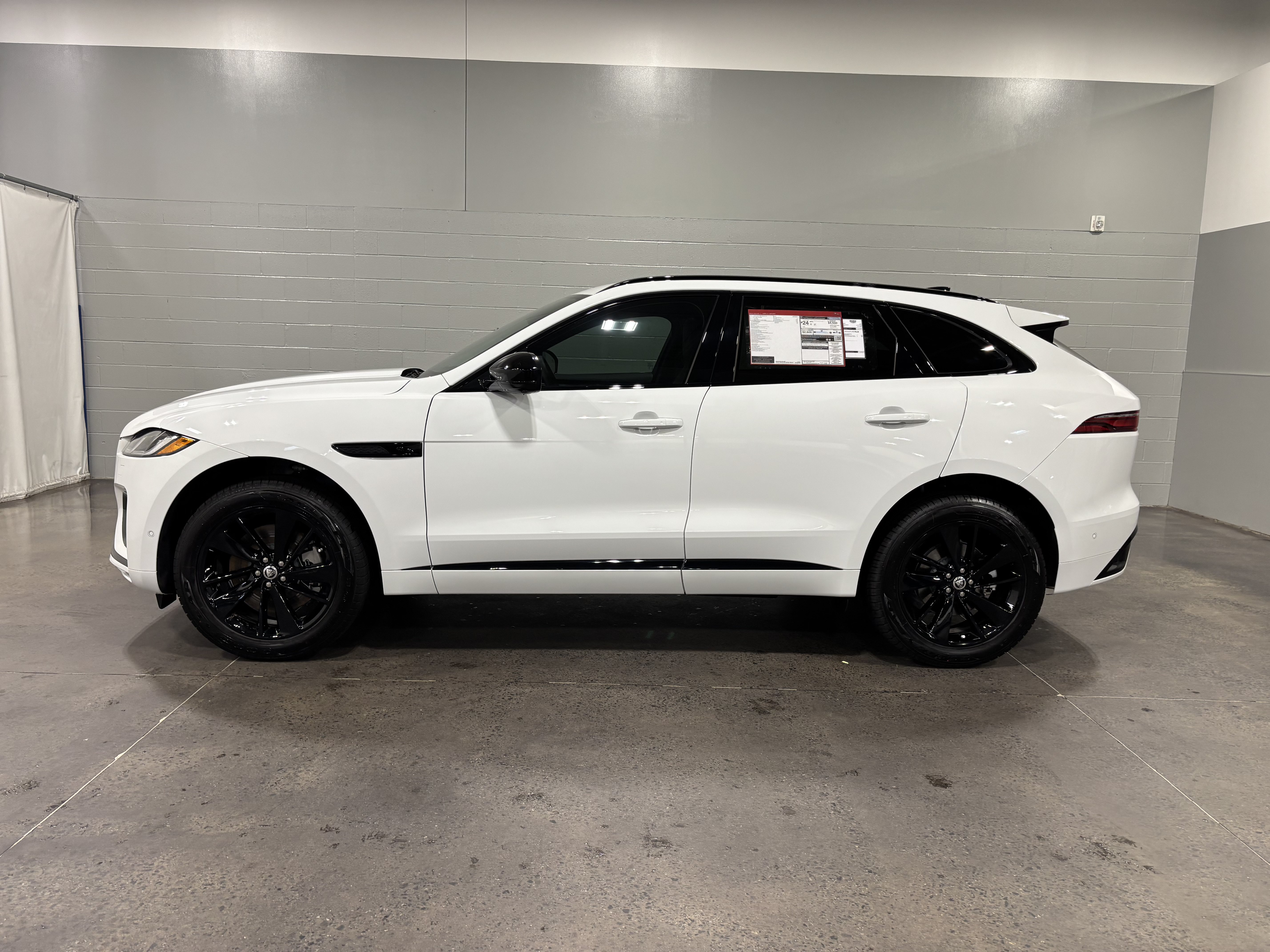 New 2026 Jaguar F-PACE R-Dynamic S AWD/4WD image 7