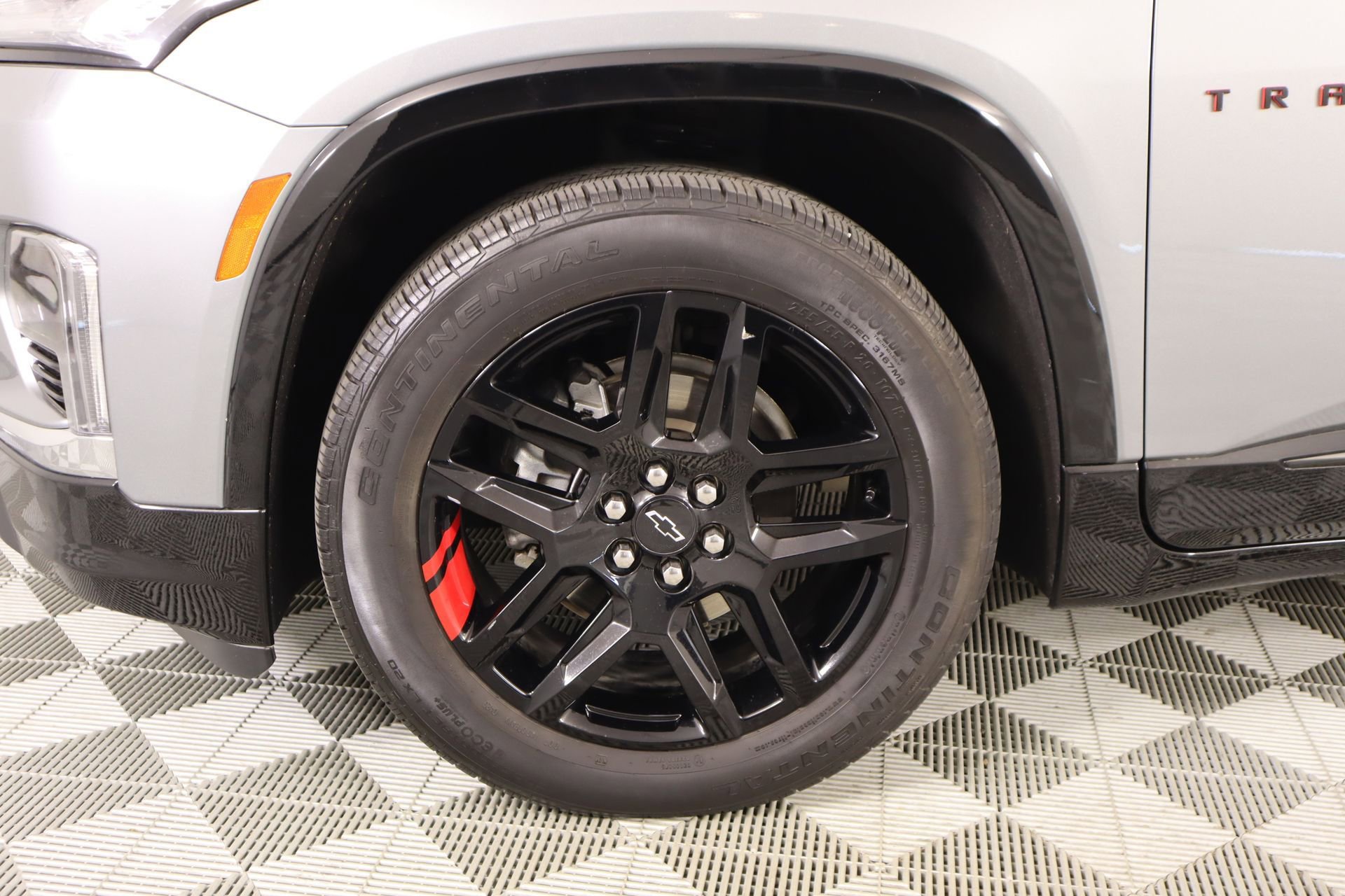 Used 2023 Chevrolet Traverse Premier w/ Redline Edition image 17