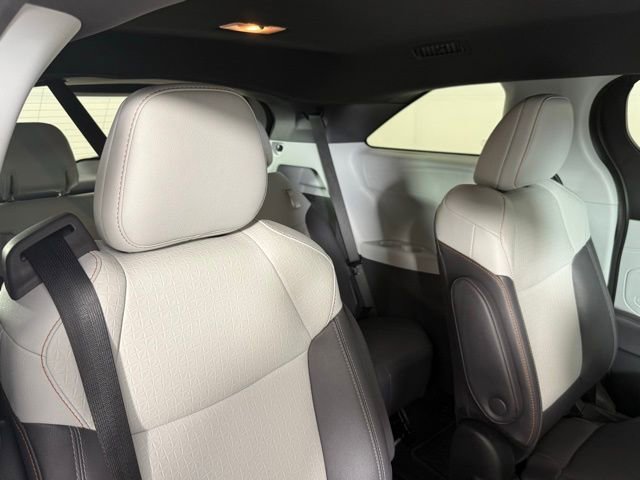 Used 2023 Toyota Sienna XSE image 24