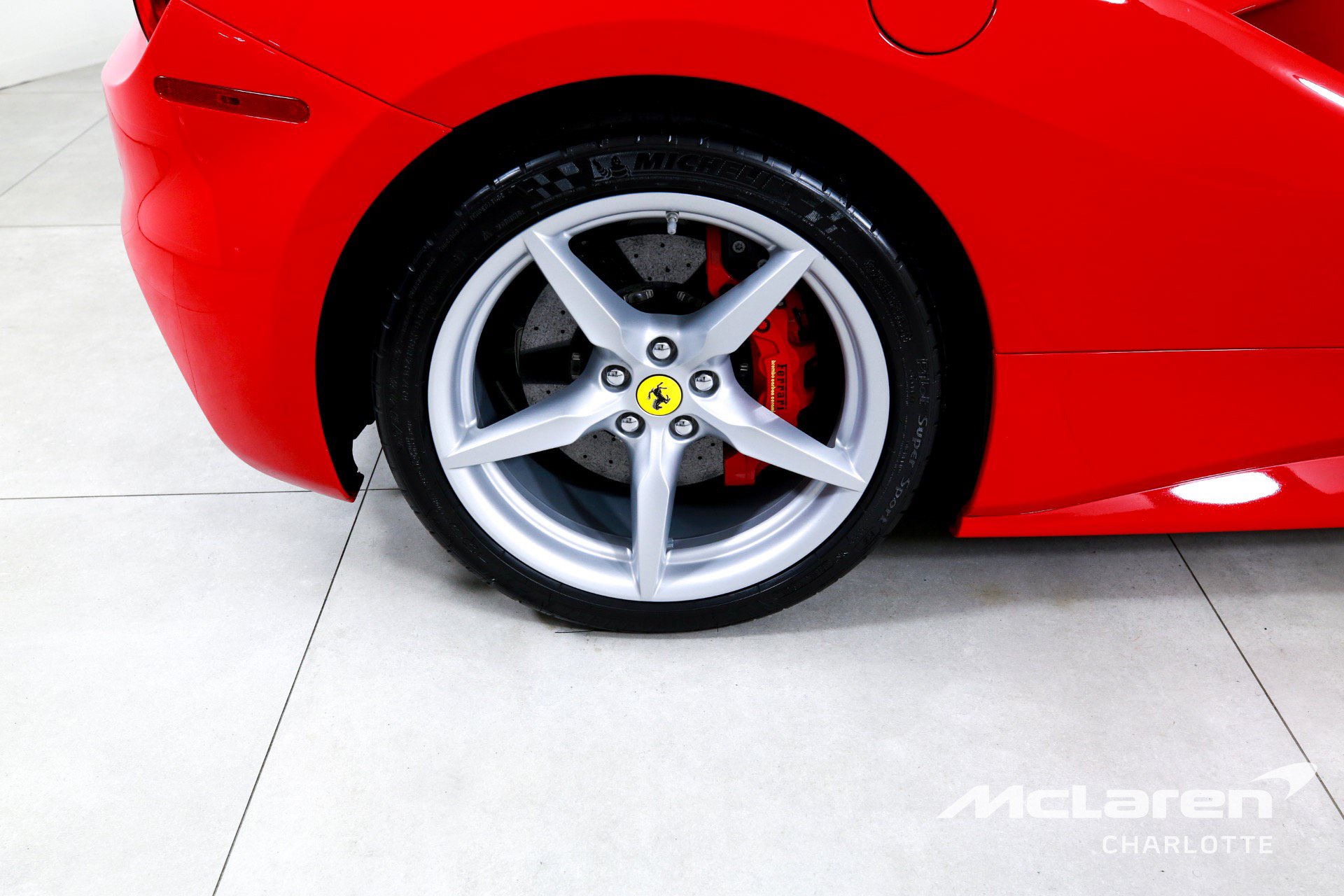 Used 2018 Ferrari 488 GTB RWD image 28