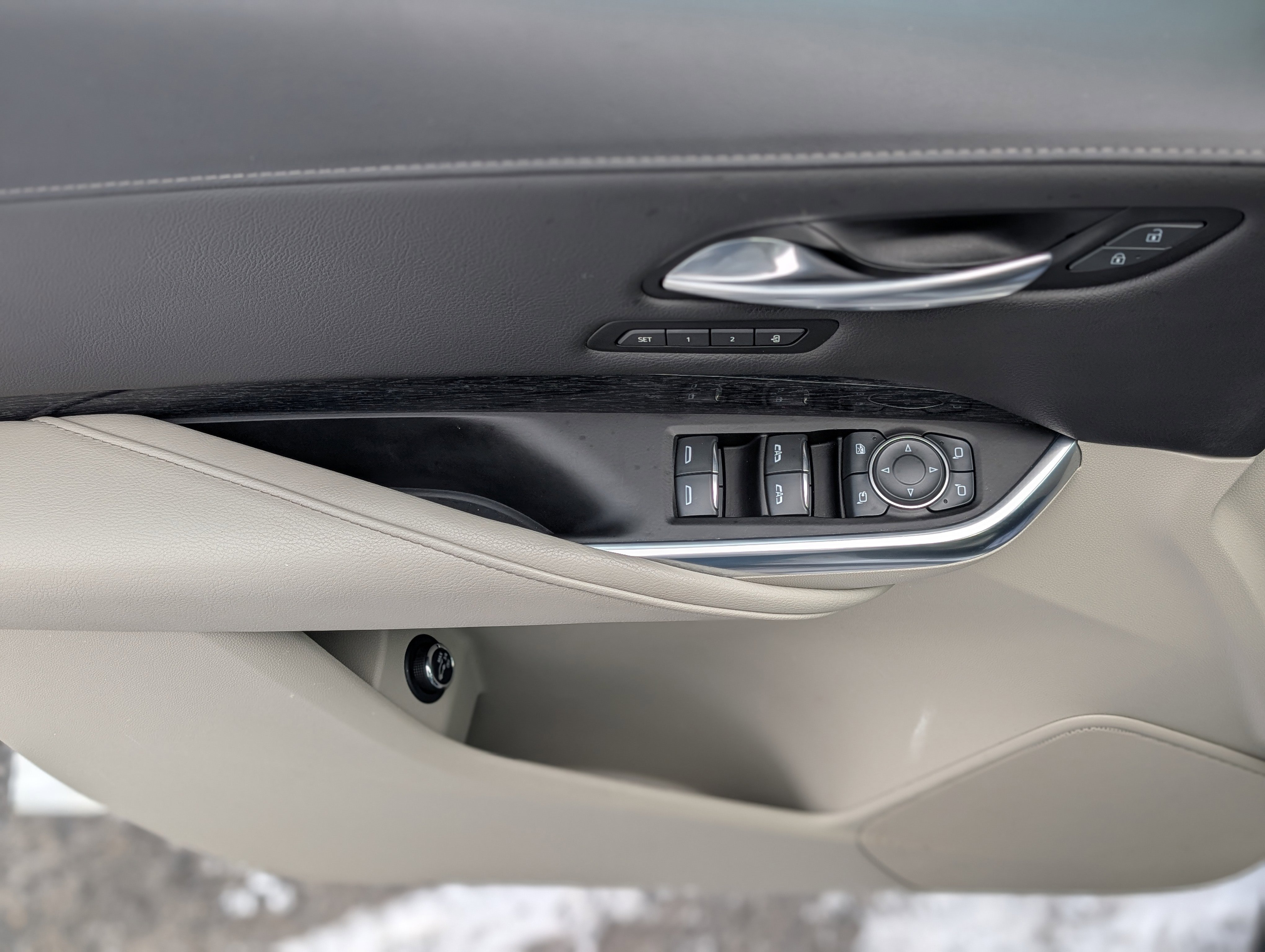 Used 2022 Cadillac XT4 Premium Luxury w/ Sun And Sound Package image 32