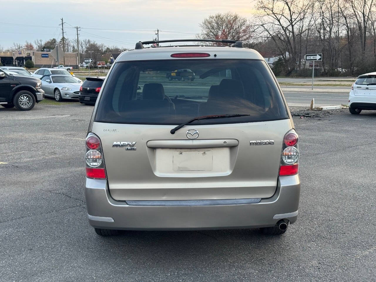 Used 2006 MAZDA MPV LX w/ LX Plus Pkg FWD image 9