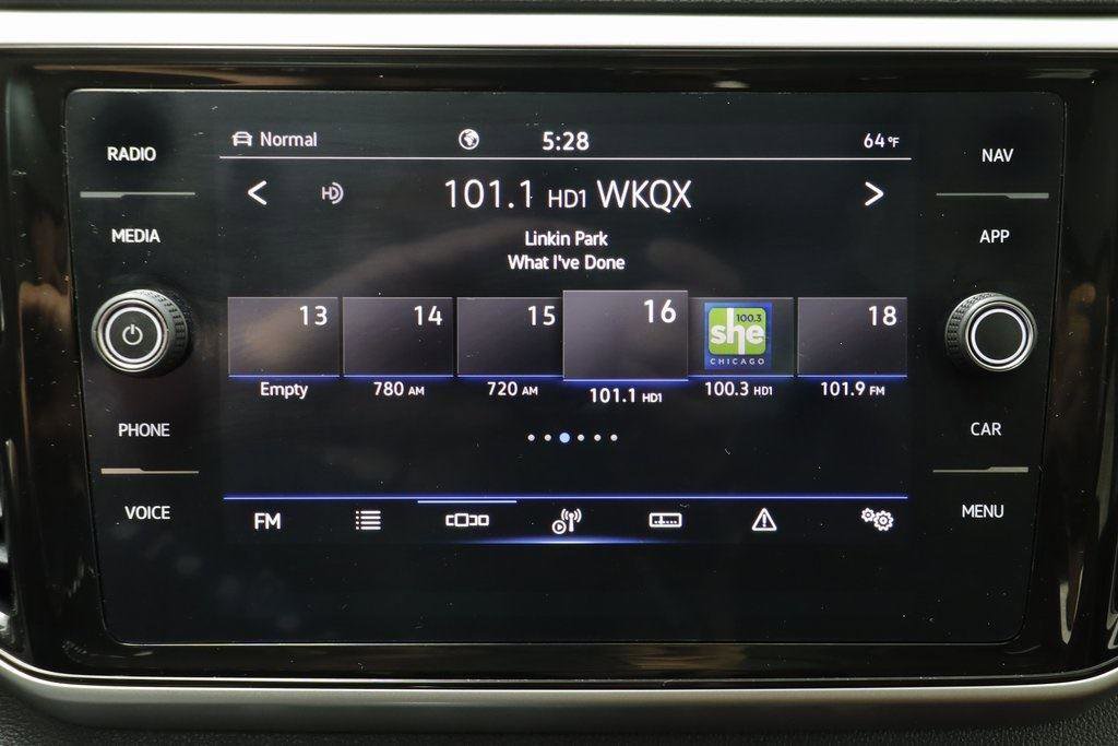 Used 2022 Volkswagen Atlas SEL R-Line image 9