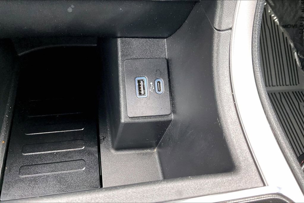 Used 2024 Ford Edge ST-Line image 32