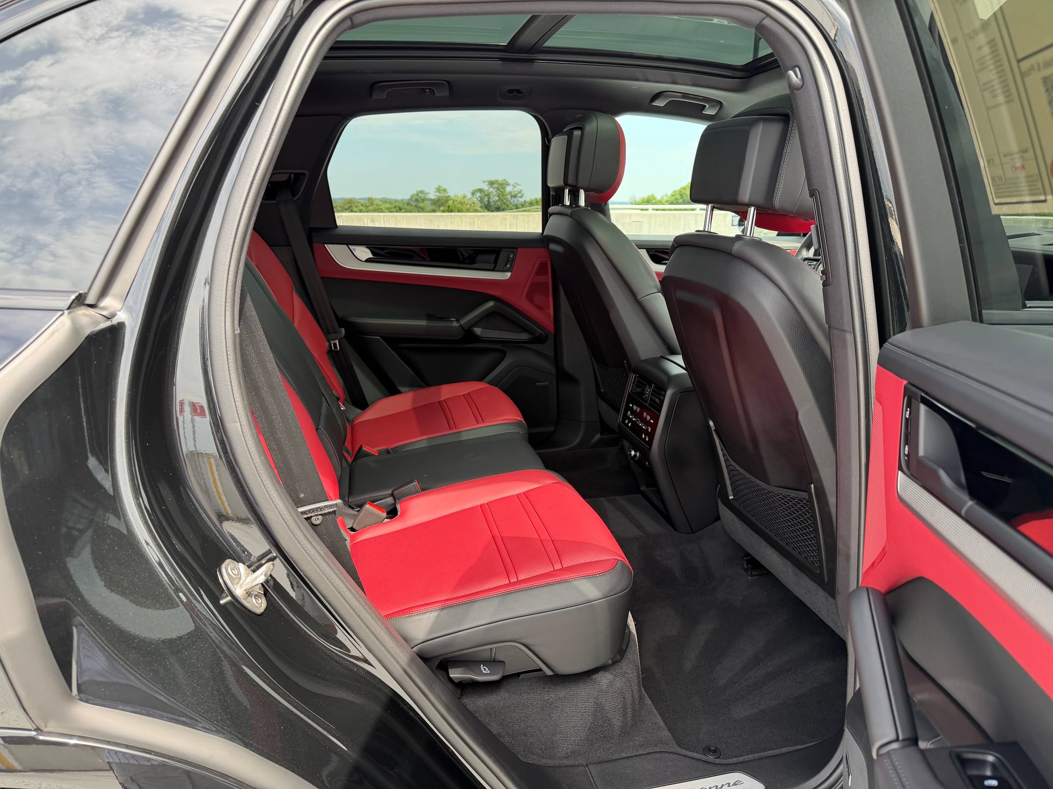 Certified 2026 Porsche Cayenne AWD/4WD image 27