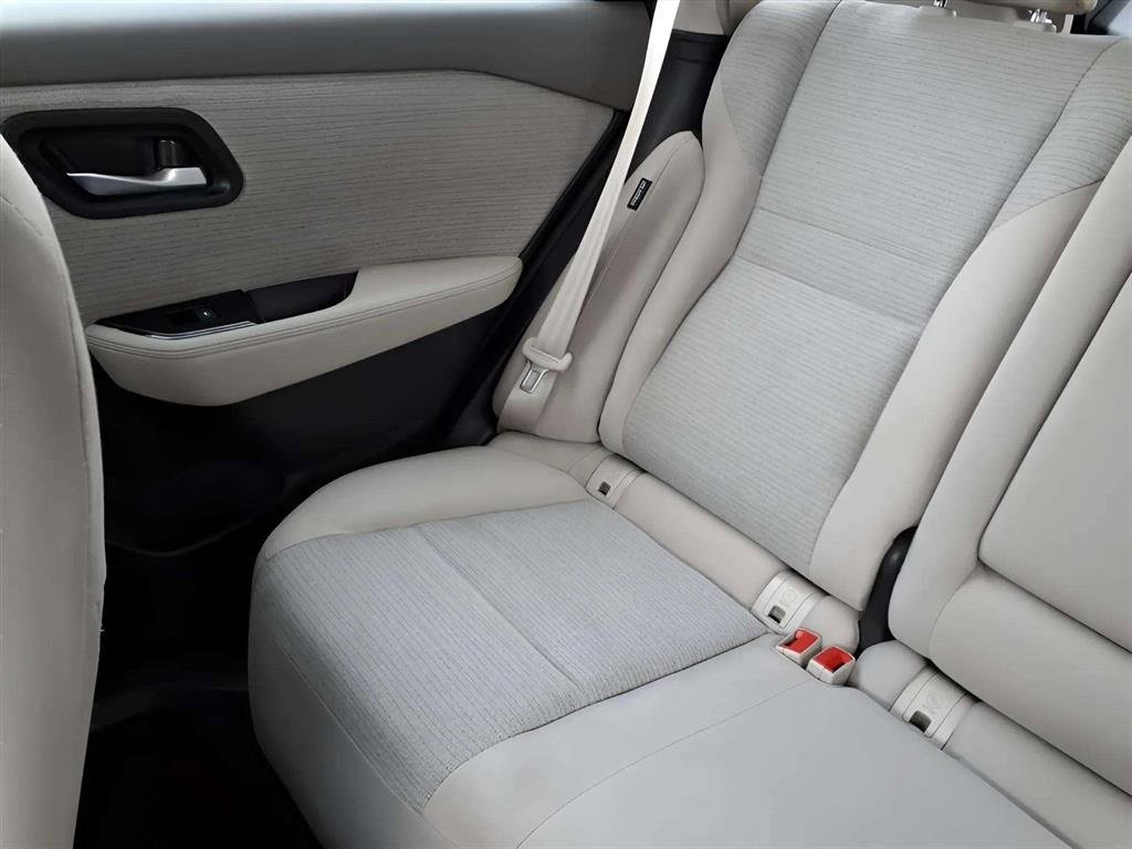 Used 2023 Nissan Rogue SV image 16