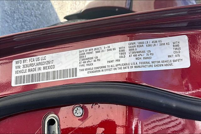 Used 2024 RAM 2500 Laramie w/ Night Edition image 32