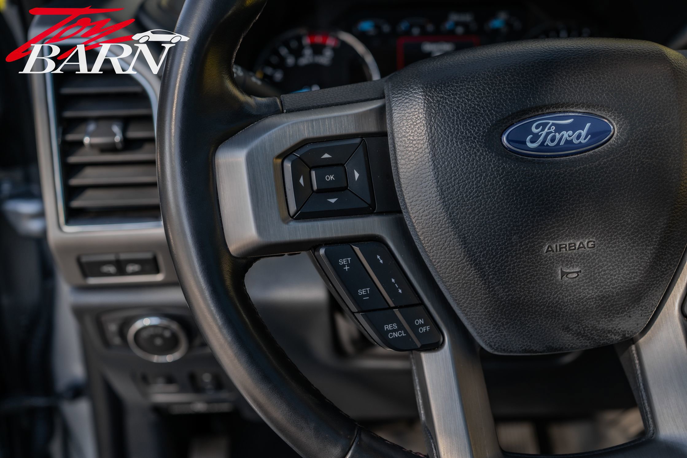 Used 2022 Ford F350 Platinum image 32