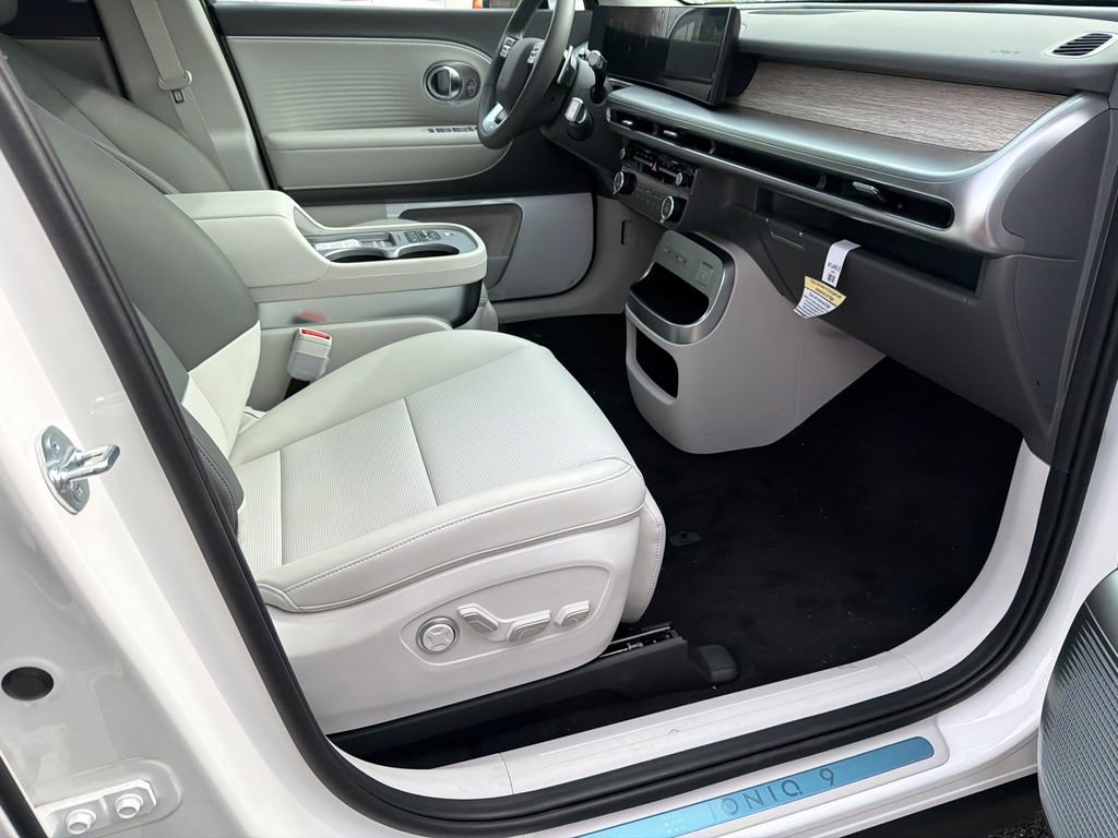 New 2026 Hyundai Ioniq 9 Limited image 13