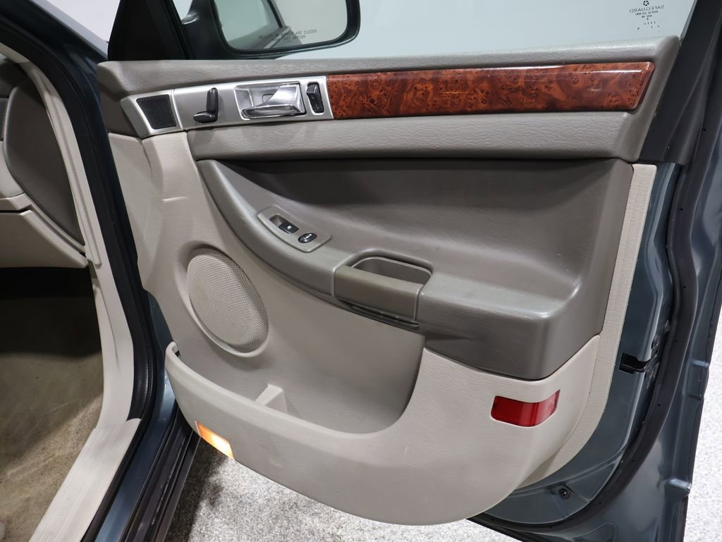 Used 2007 Chrysler Pacifica Touring image 24