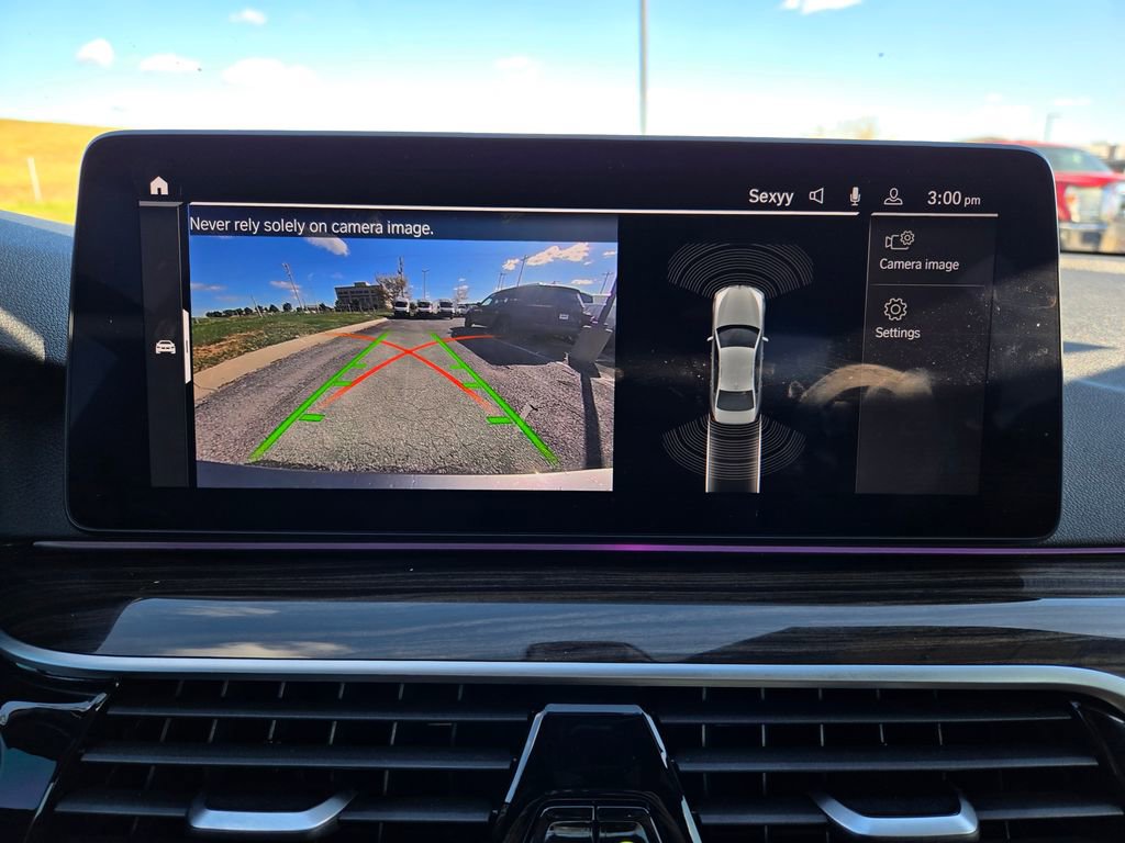 Used 2023 BMW 530i xDrive w/ Premium Package image 21