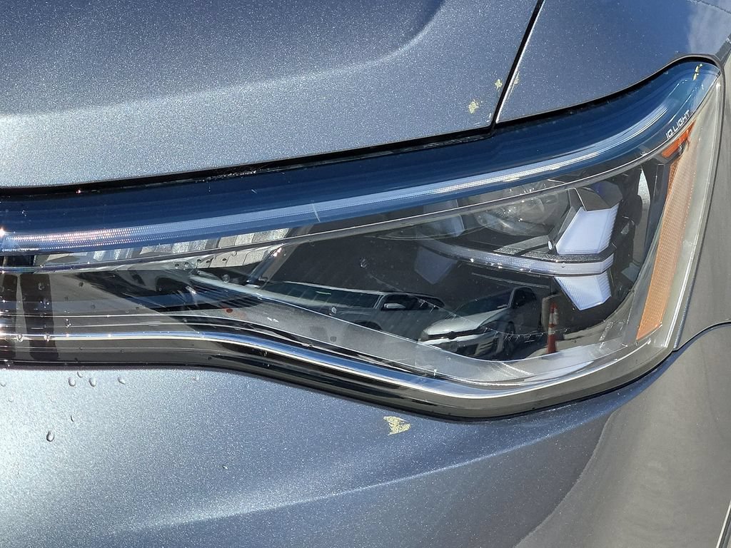 New 2026 Volkswagen Taos SE FWD image 7