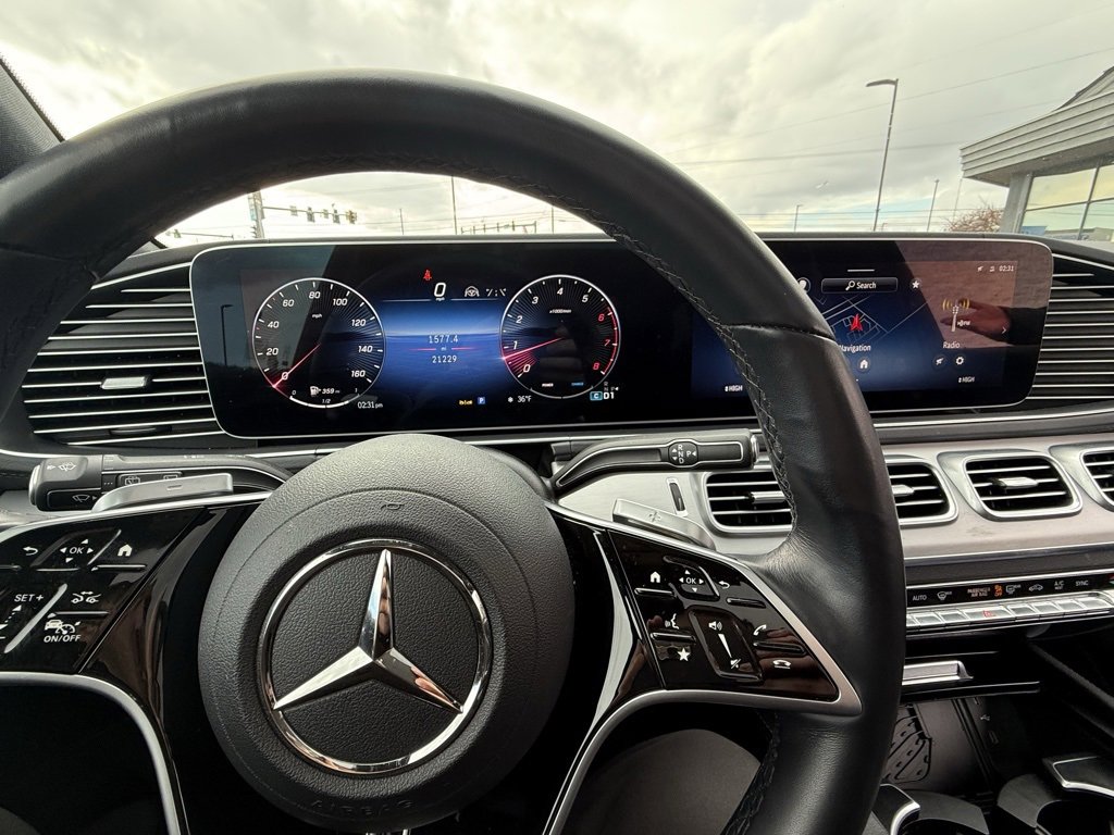 Used 2025 Mercedes-Benz GLS 450 4MATIC image 6