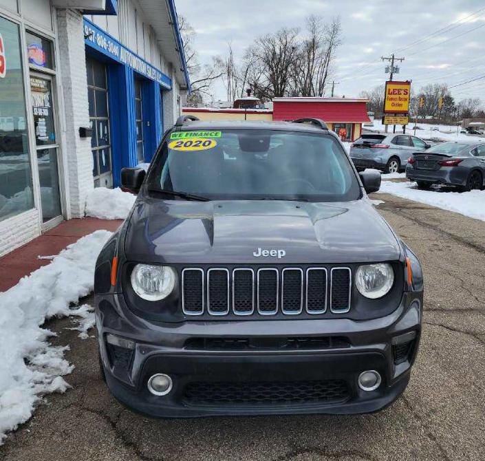 Used 2020 Jeep Renegade Latitude w/ UConnect 8.4 Nav Group image 2