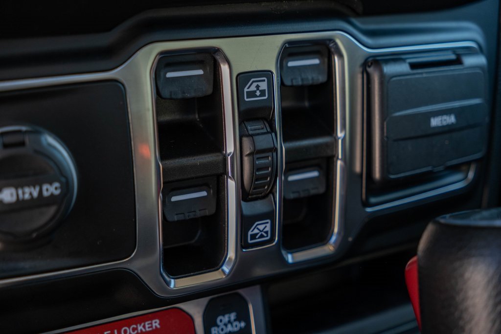 Used 2022 Jeep Gladiator Mojave image 11