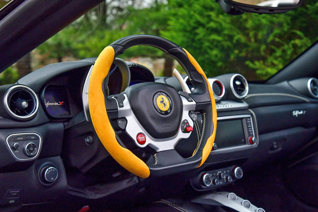 Used 2016 Ferrari California T RWD image 29