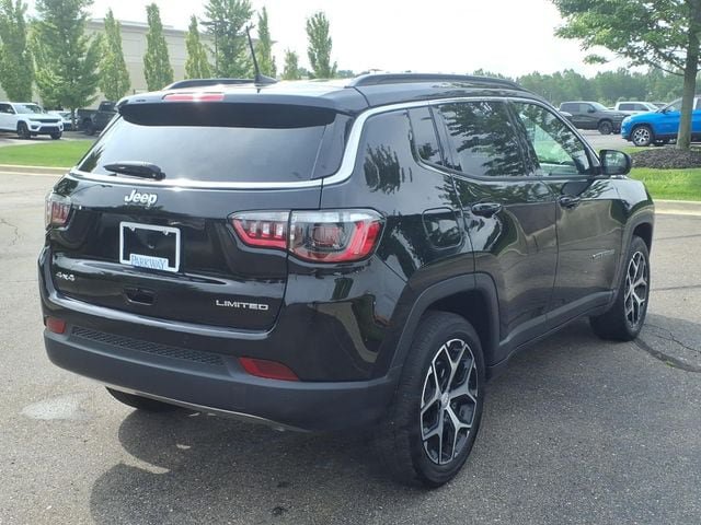 Used 2024 Jeep Compass Limited AWD/4WD image 4