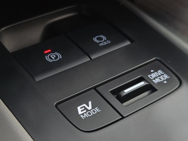 Certified 2021 Toyota Venza XLE w/ Softex Package AWD/4WD image 24