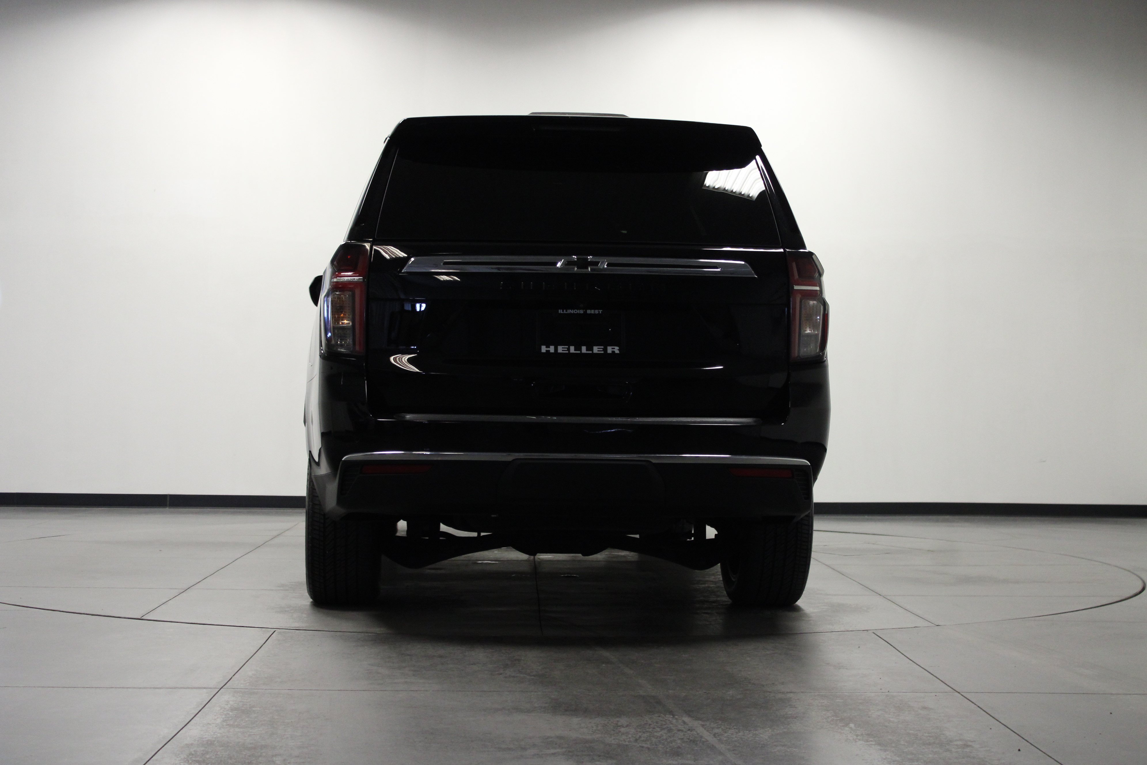 Used 2024 Chevrolet Suburban LS w/ Driver Alert Package AWD/4WD image 5