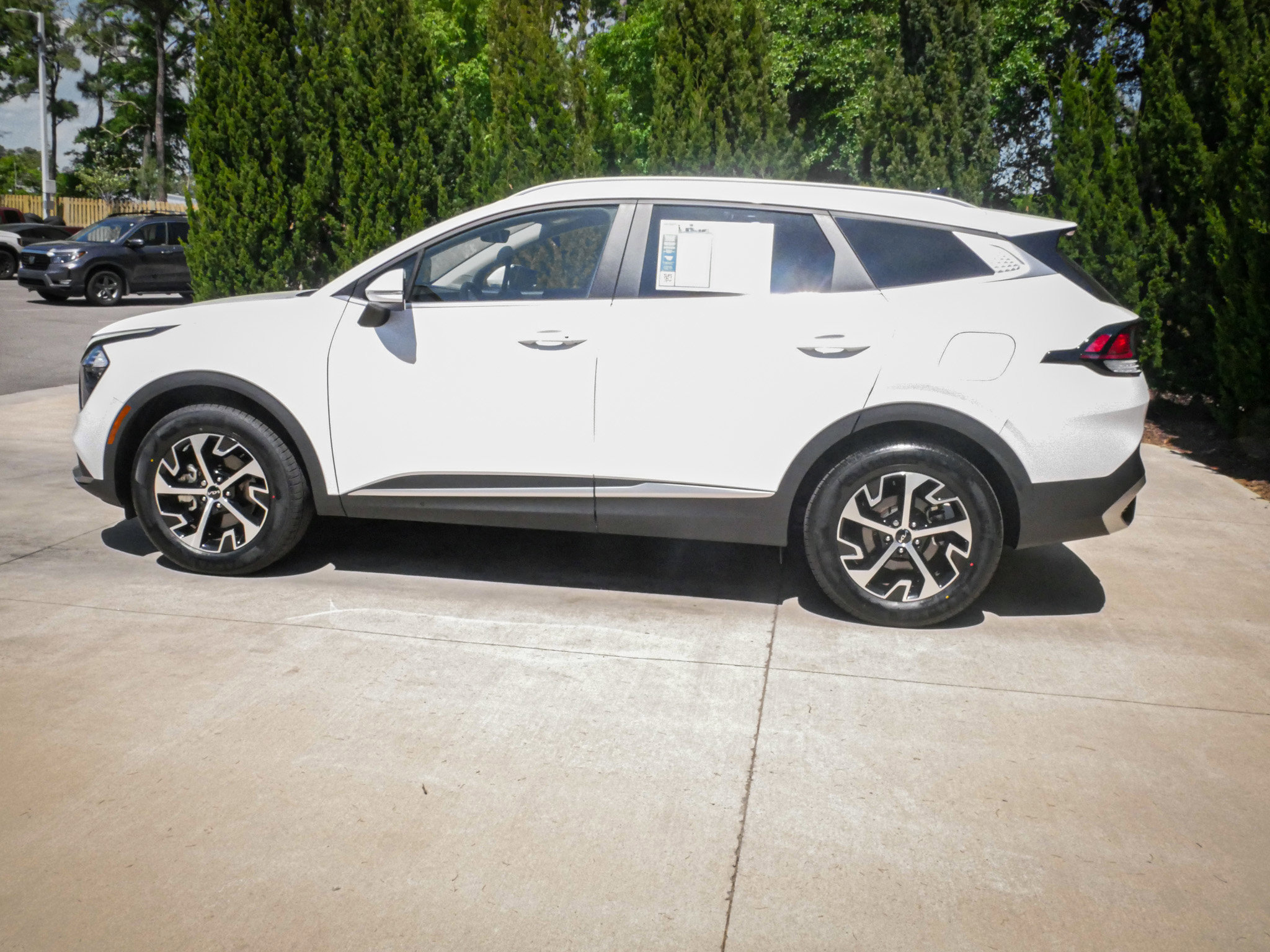 Used 2023 Kia Sportage EX AWD/4WD image 7