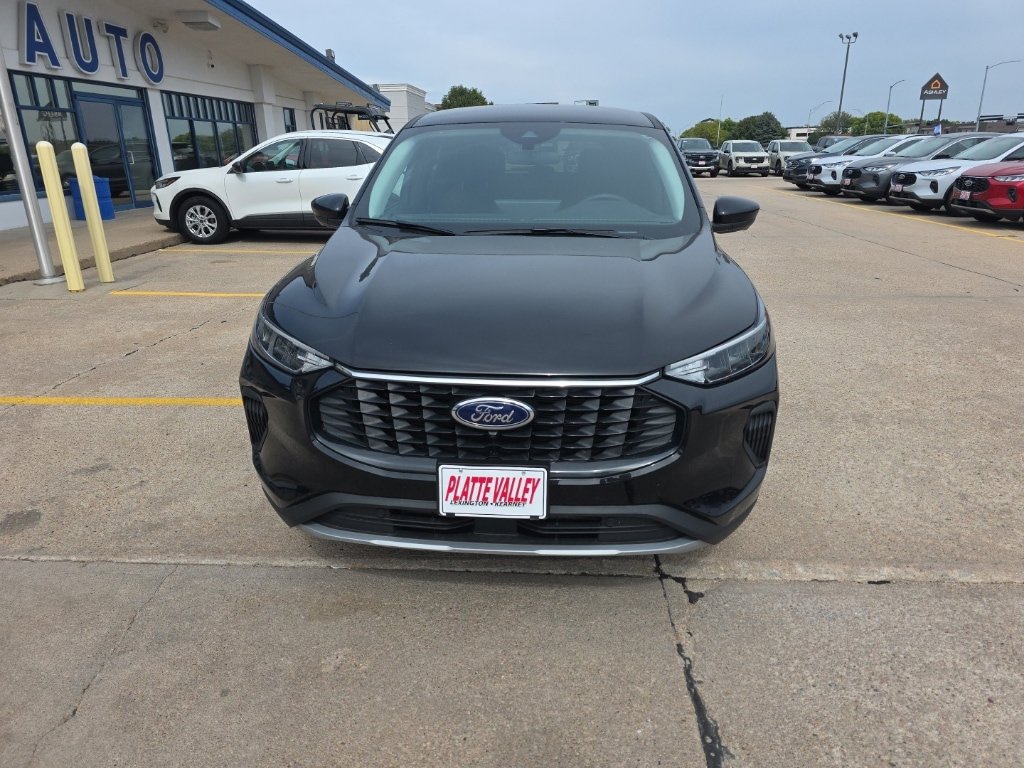 Used 2023 Ford Escape Active w/ Tech Pack #2 AWD/4WD image 2