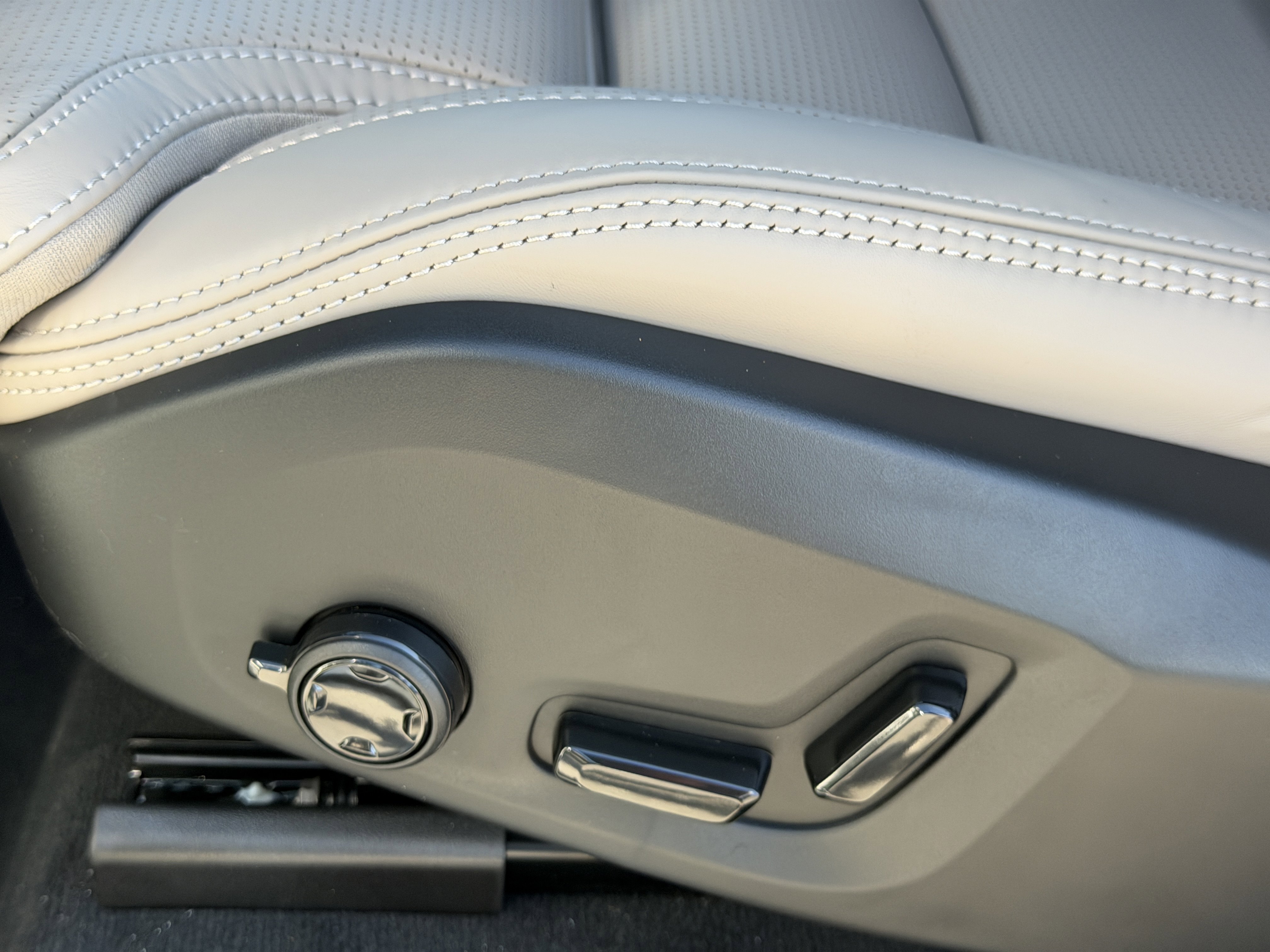 New 2026 Volvo XC90 B5 Ultra image 19