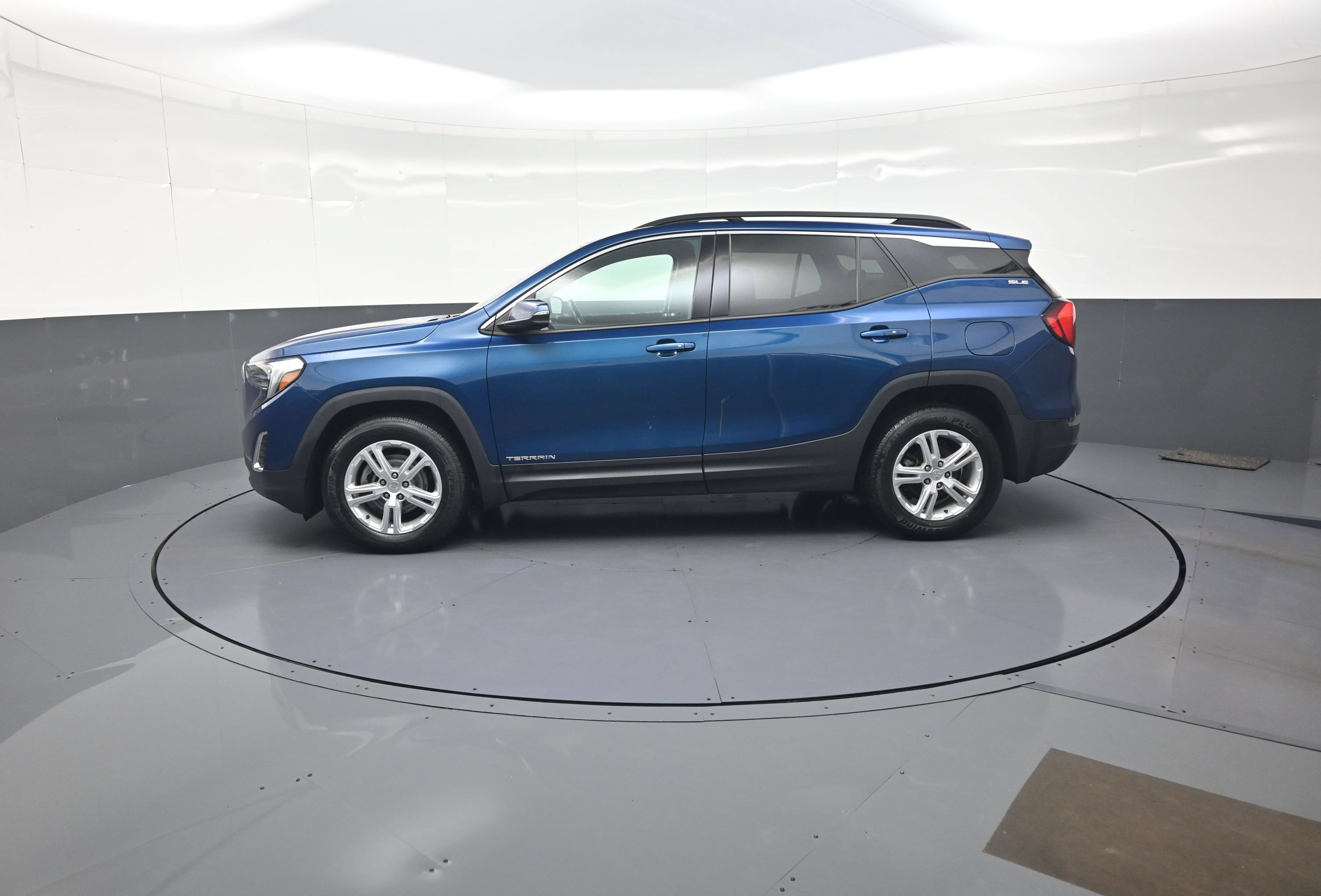 Used 2020 GMC Terrain SLE w/ Driver Convenience Package AWD/4WD image 6