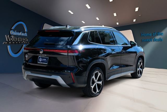 Certified 2025 Volkswagen Tiguan SE image 5