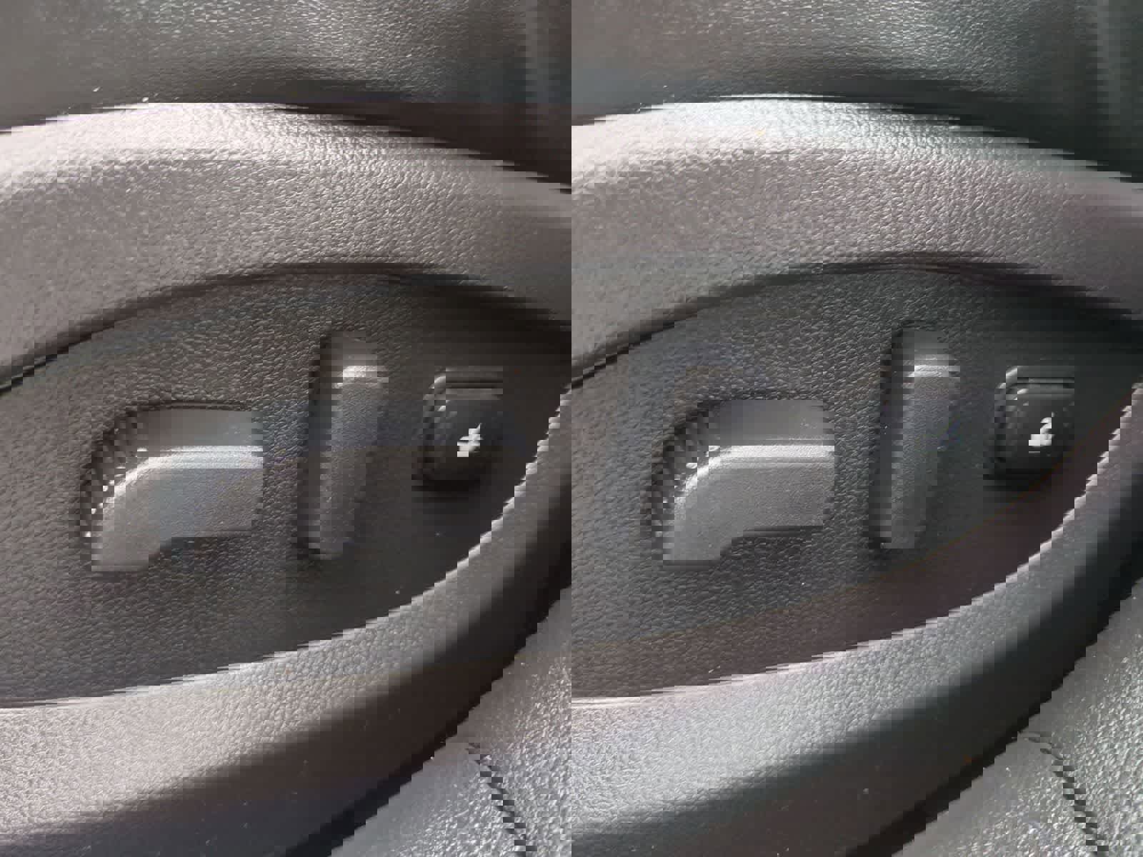 Used 2012 INFINITI FX35 AWD w/ Premium Pkg image 16