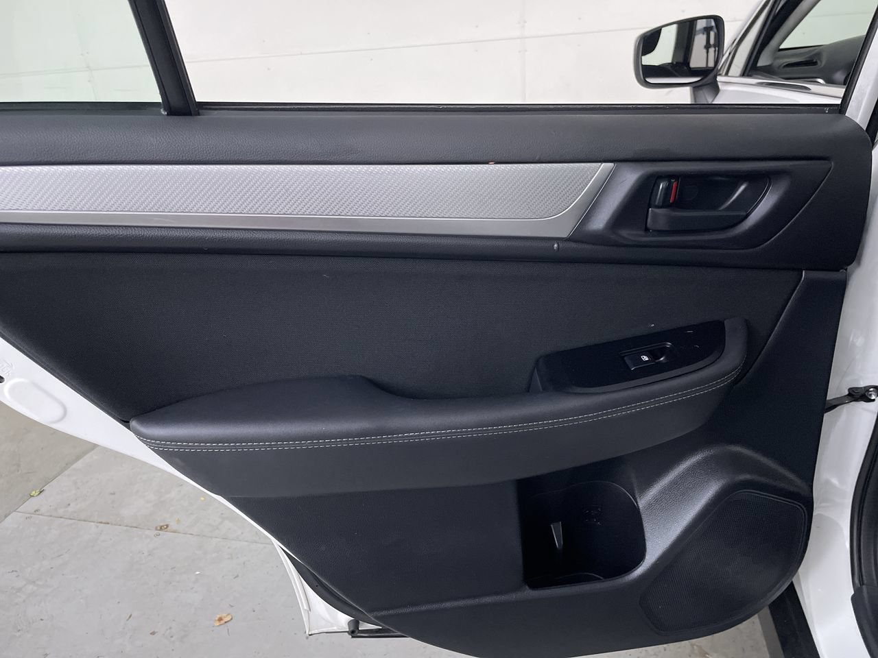 Used 2019 Subaru Outback 2.5i AWD/4WD image 18