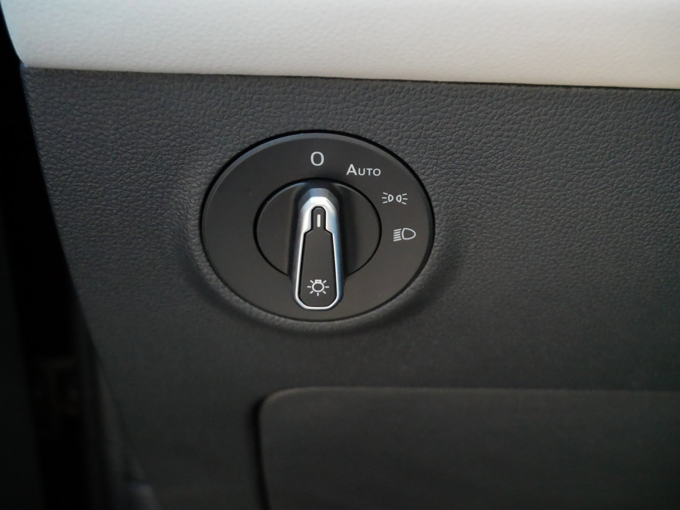 Certified 2025 Volkswagen Taos S image 27