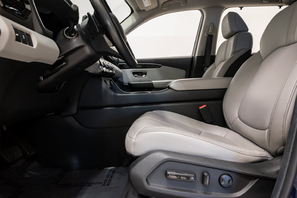 Used 2025 Honda Pilot EX-L image 13