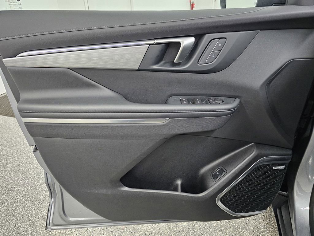 Used 2025 Buick Enclave Preferred image 12