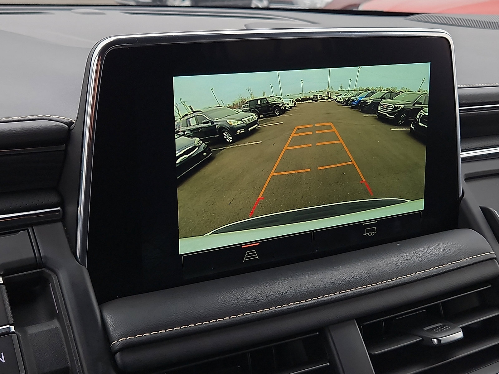 Certified 2024 GMC Yukon XL SLT image 17