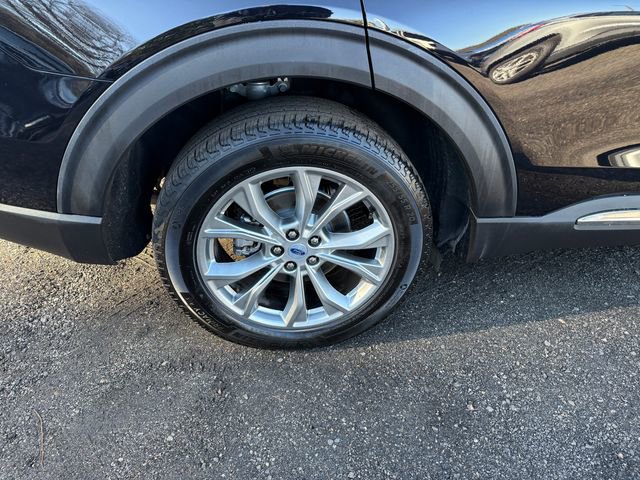 Used 2023 Ford Explorer XLT w/ Equipment Group 202A image 25