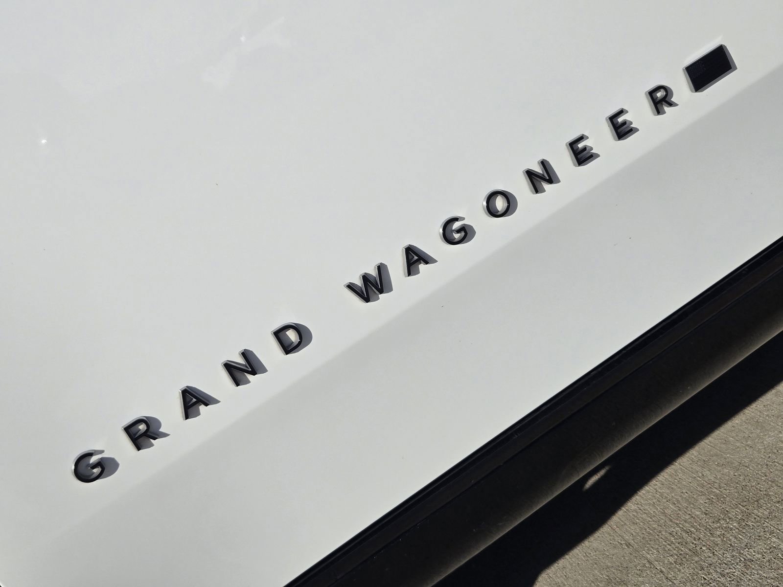 Used 2024 Jeep Grand Wagoneer Series II w/ Quick Order Packagew 28T image 11