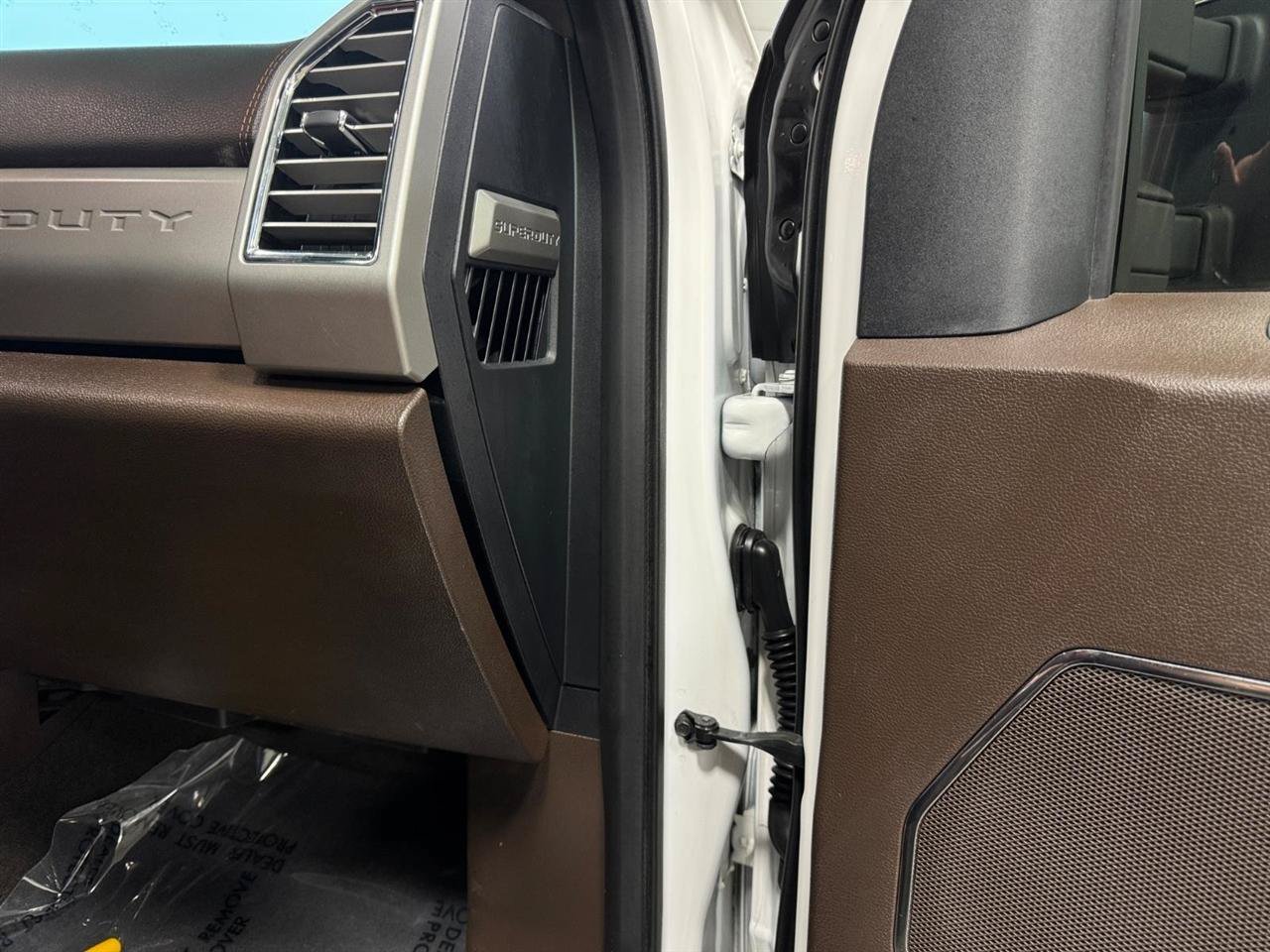 Used 2018 Ford F350 King Ranch w/ King Ranch Ultimate Package AWD/4WD image 28
