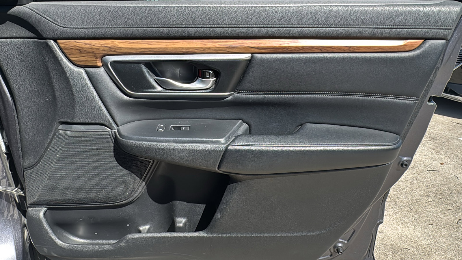 Used 2019 Honda CR-V Touring image 29