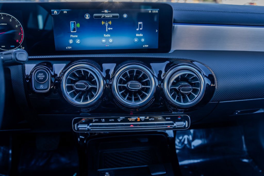 Used 2025 Mercedes-Benz CLA 250 image 10