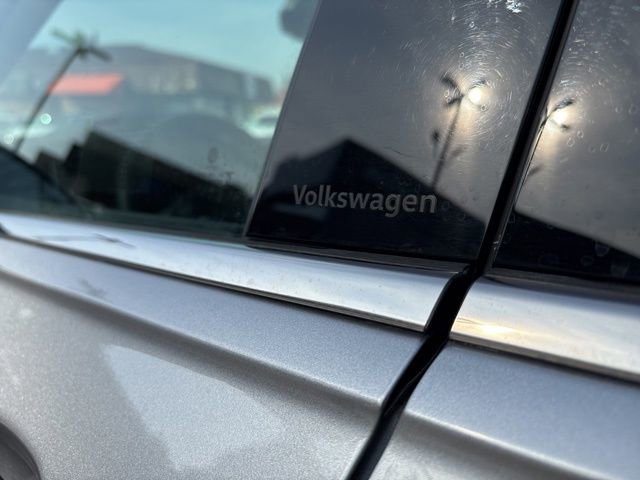 Used 2024 Volkswagen Tiguan SE image 38