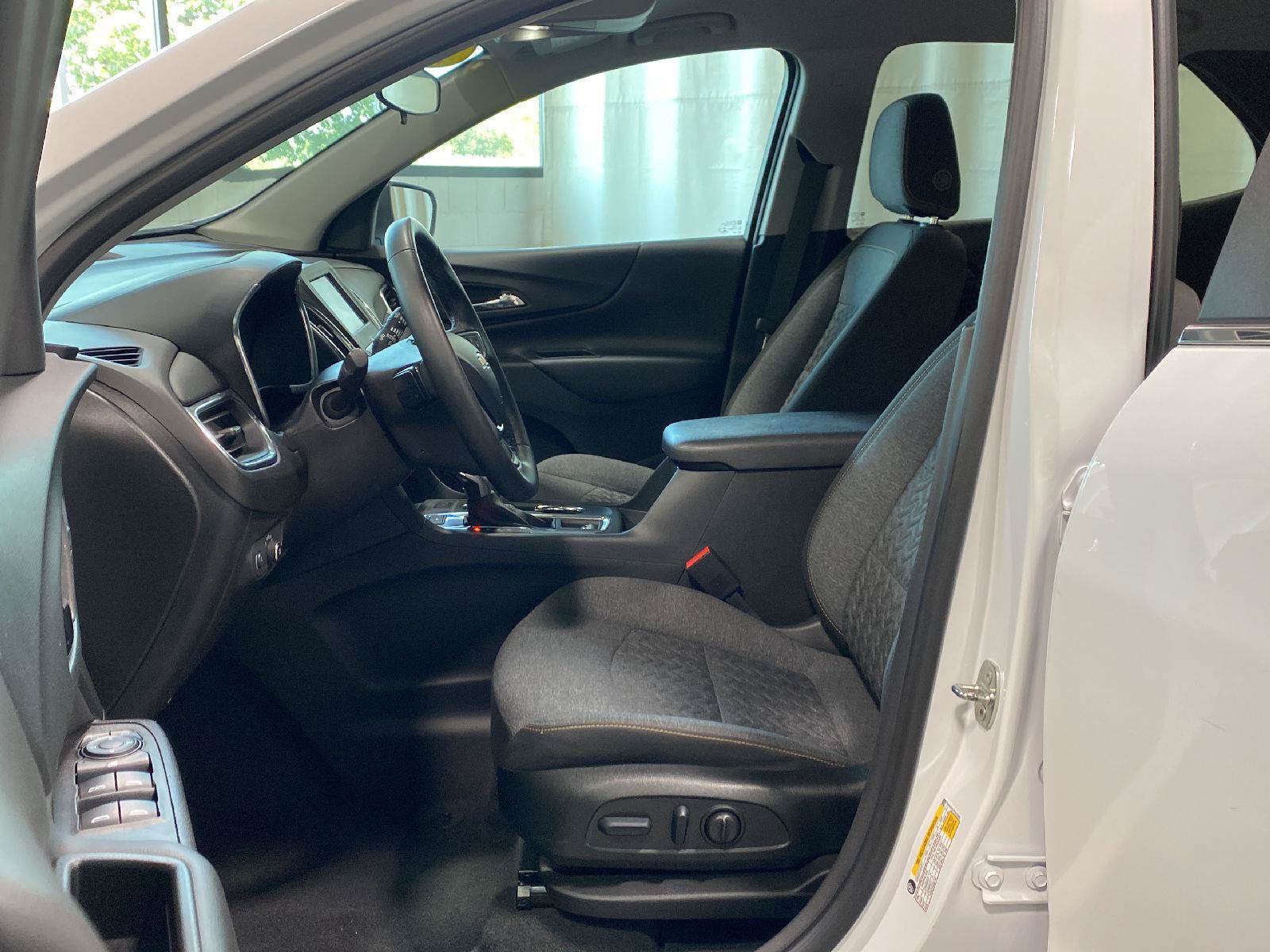 Used 2023 Chevrolet Equinox LT AWD/4WD image 19