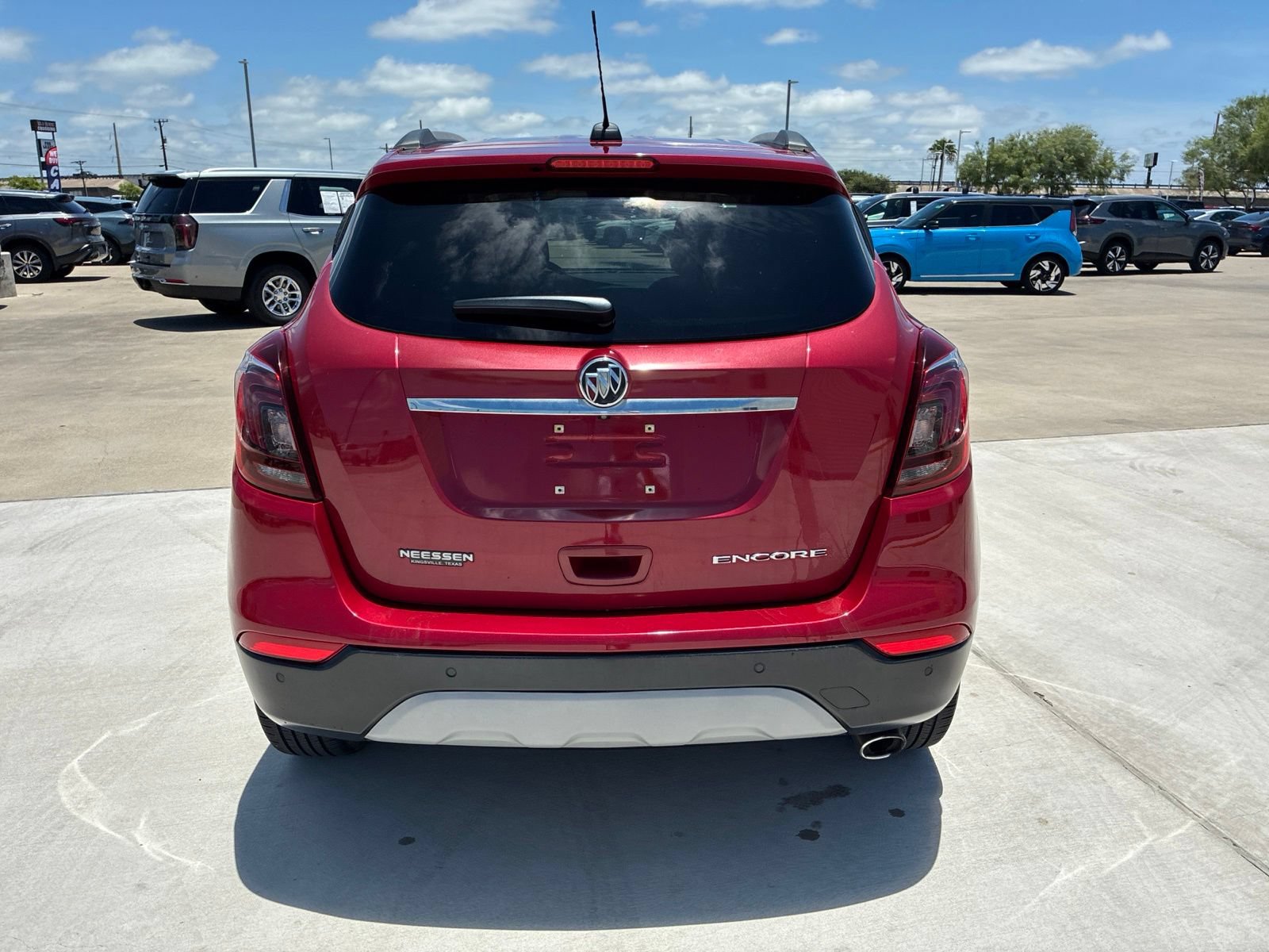 Used 2019 Buick Encore Essence w/ Safety Package II FWD image 4