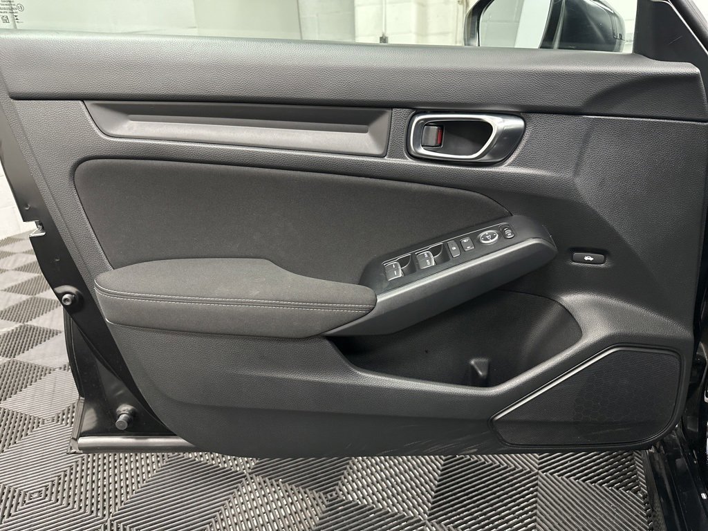 Used 2025 Honda Civic Sport image 17